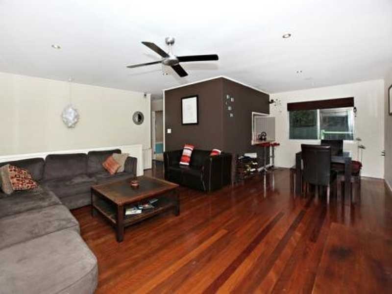 33 Fallbrook Street, Kenmore QLD 4069