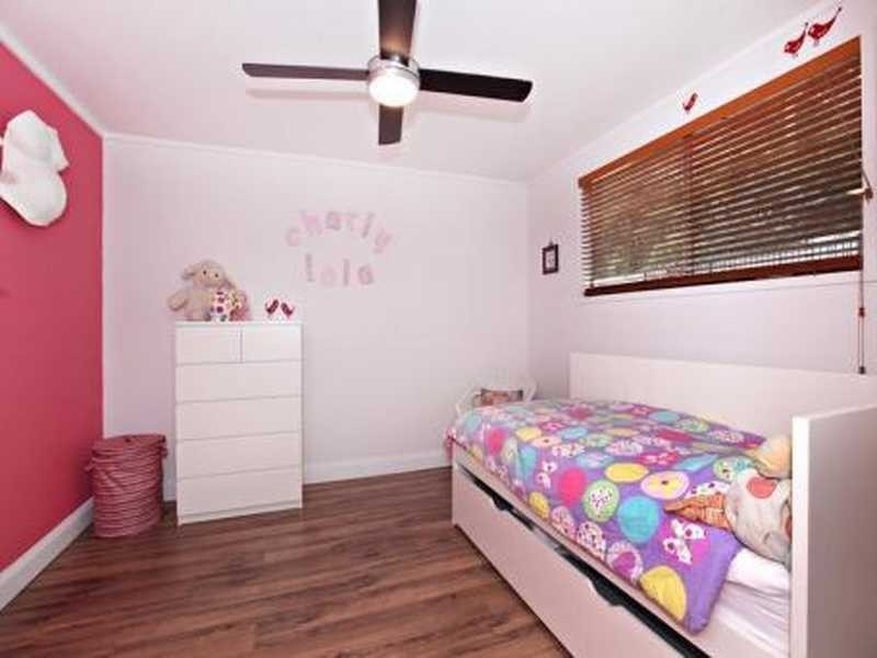 33 Fallbrook Street, Kenmore QLD 4069