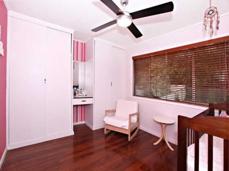 33 Fallbrook Street, Kenmore QLD 4069