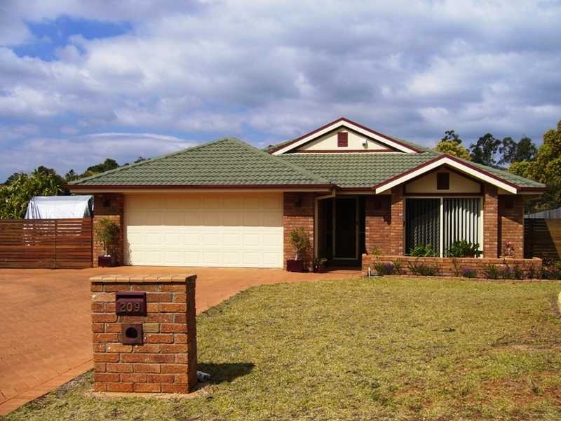 209 Gibson Crescent, Bellbowrie QLD 4070