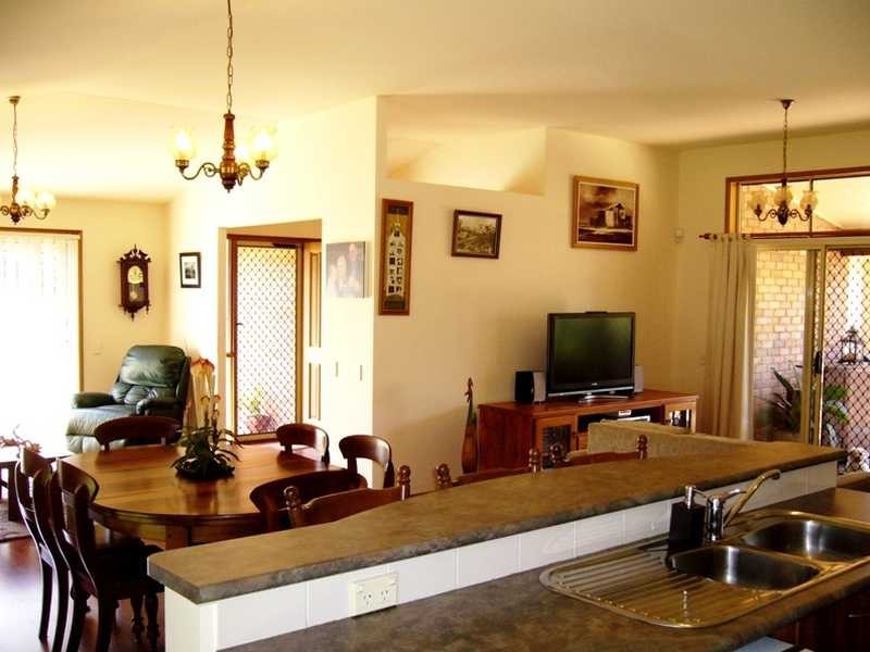 209 Gibson Crescent, Bellbowrie QLD 4070