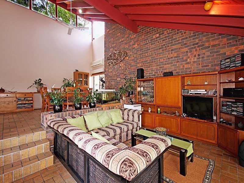 4 Sonda Place, Kenmore QLD 4069