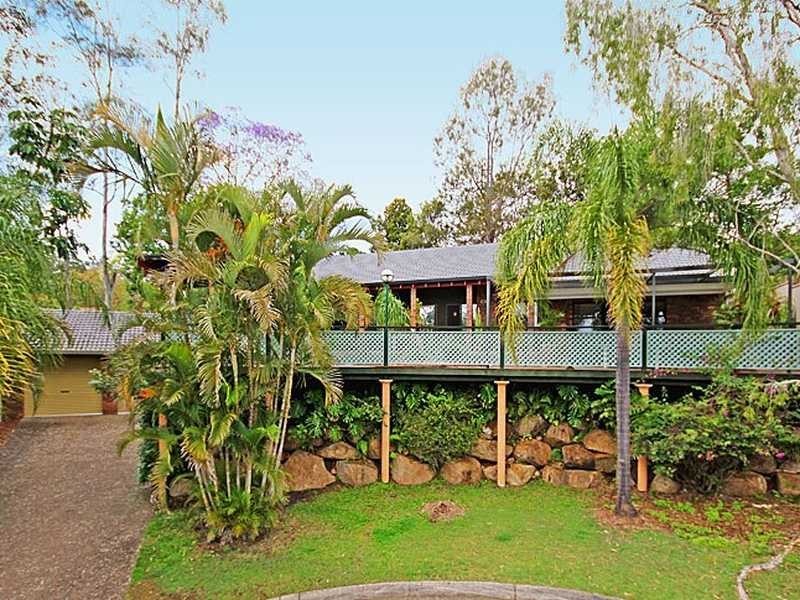 4 Sonda Place, Kenmore QLD 4069