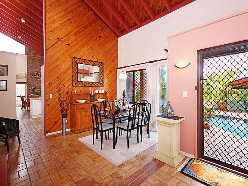 4 Sonda Place, Kenmore QLD 4069