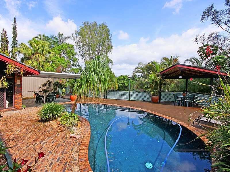4 Sonda Place, Kenmore QLD 4069