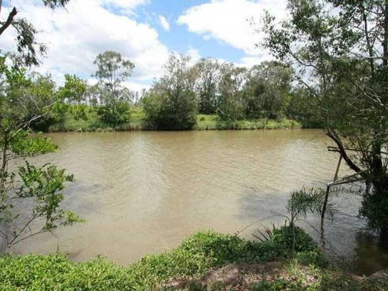 Barellan Point QLD 4306