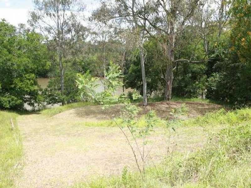 Barellan Point QLD 4306