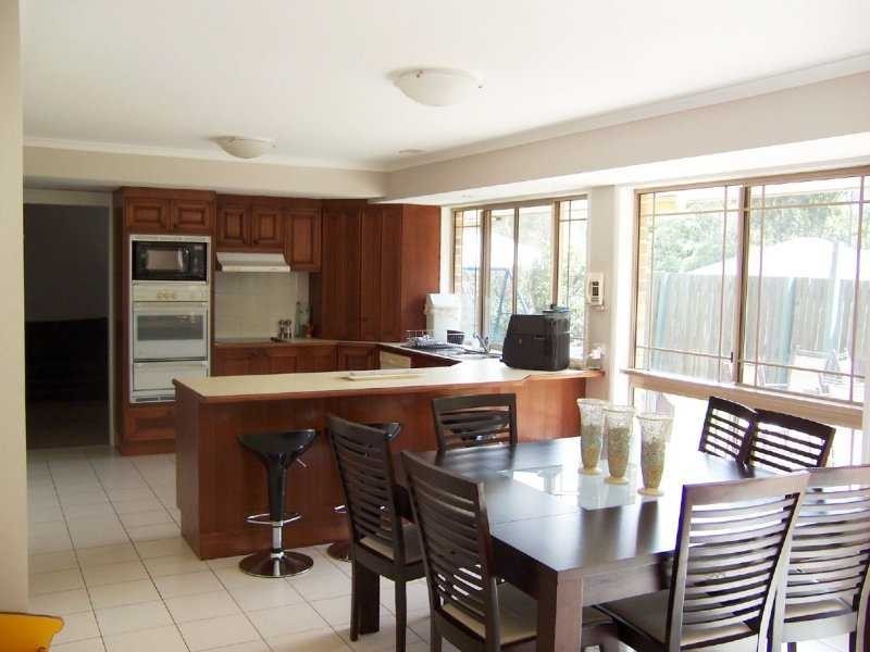 31 Church Road, Bellbowrie QLD 4070