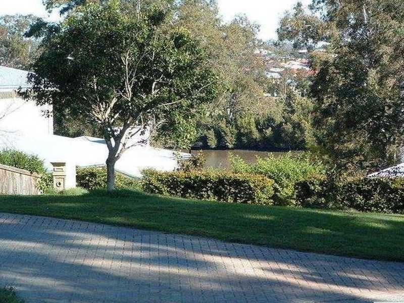 56 Robertson Place, Fig Tree Pocket QLD 4069