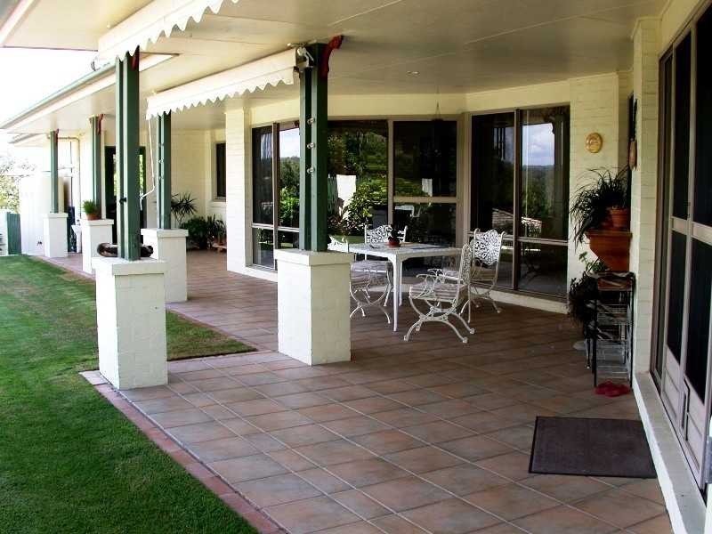 11 Preston Place, Brookfield QLD 4069
