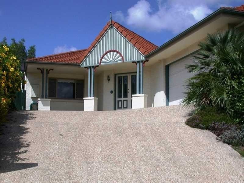 11 Preston Place, Brookfield QLD 4069