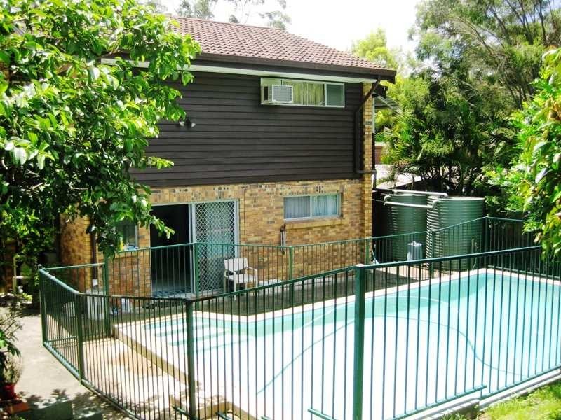 28 Gubberley St, Kenmore QLD 4069