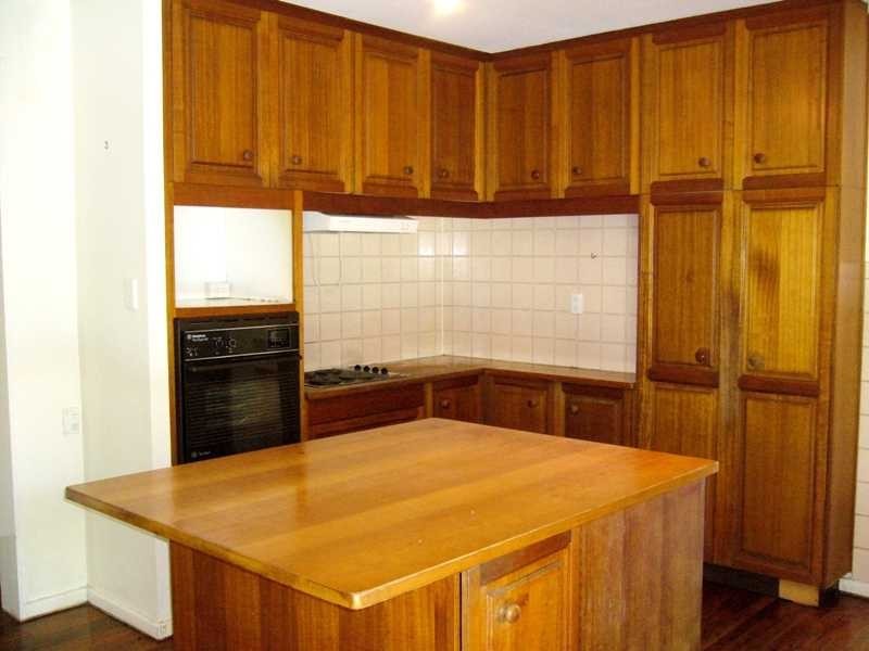 8 Louise Street, Kenmore QLD 4069