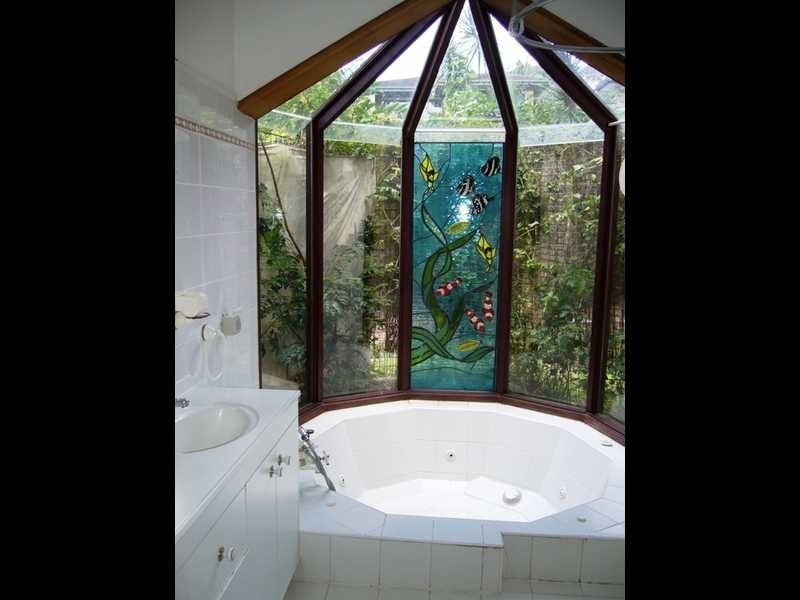 8 Louise Street, Kenmore QLD 4069