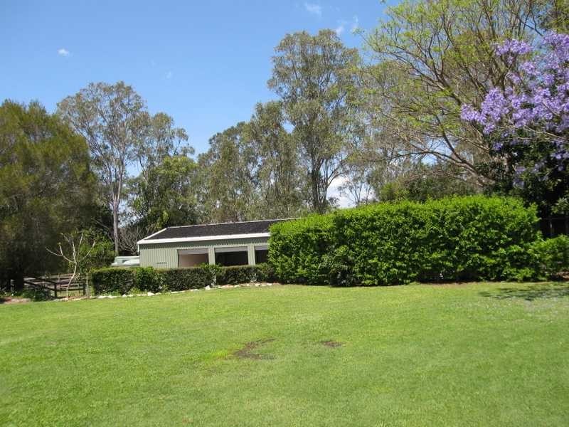 Brookfield QLD 4069