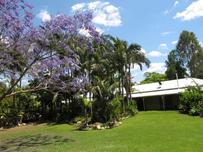 Brookfield QLD 4069