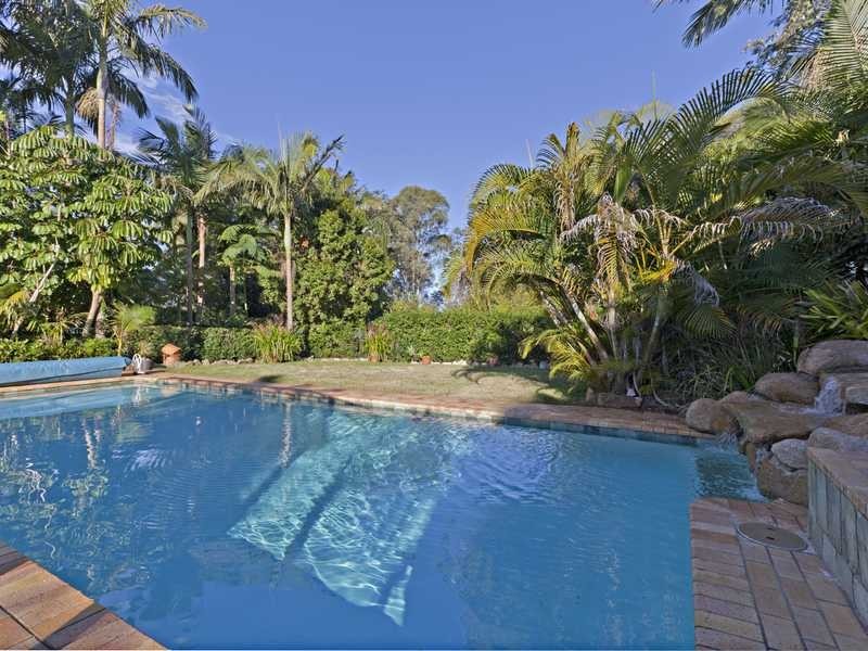 Brookfield QLD 4069