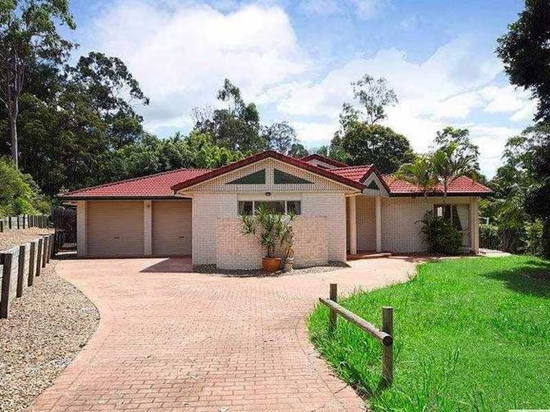 9 Pine County Pl, Bellbowrie QLD 4070