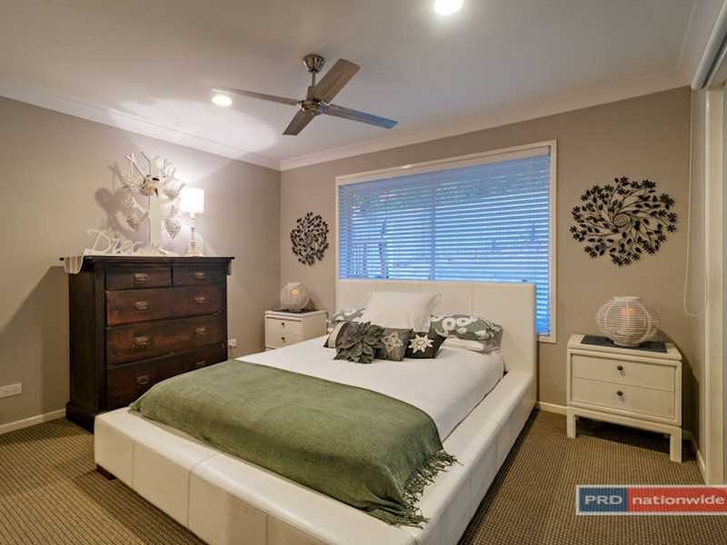 30 Parkway Place, Kenmore QLD 4069