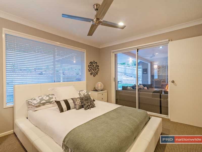 30 Parkway Place, Kenmore QLD 4069