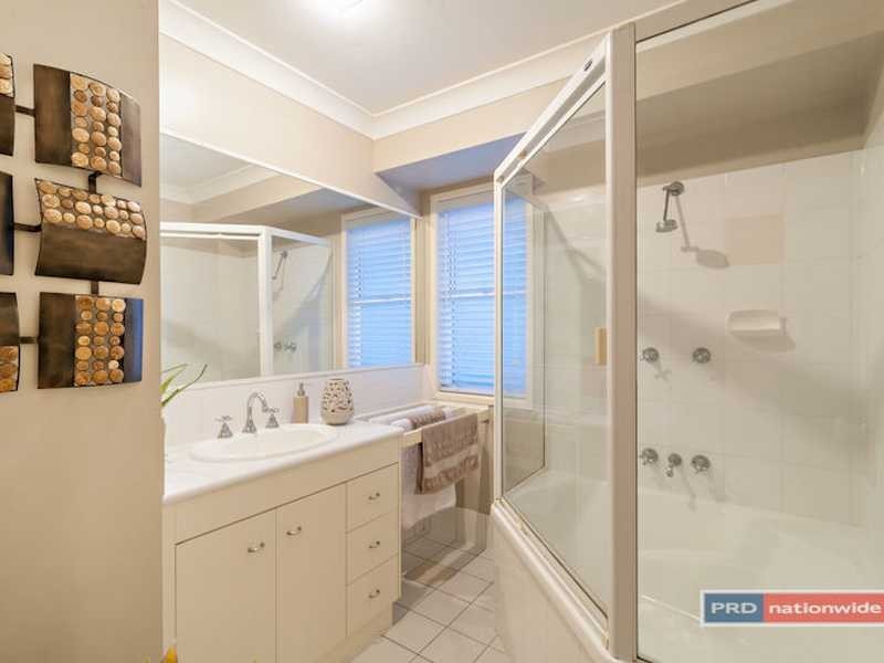 30 Parkway Place, Kenmore QLD 4069