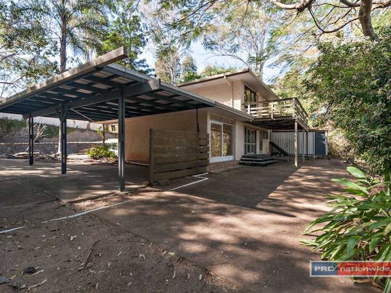 214 Brookfield Rd, Kenmore Hills QLD 4069
