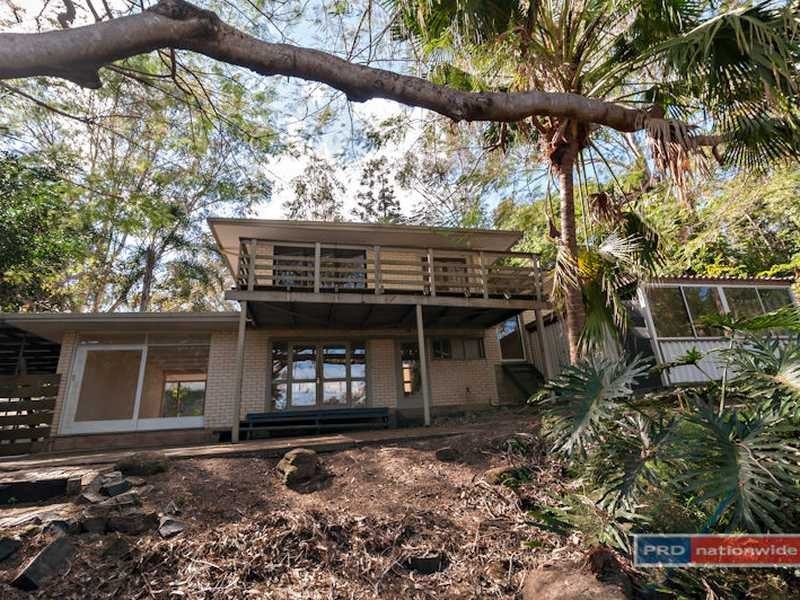 214 Brookfield Rd, Kenmore Hills QLD 4069
