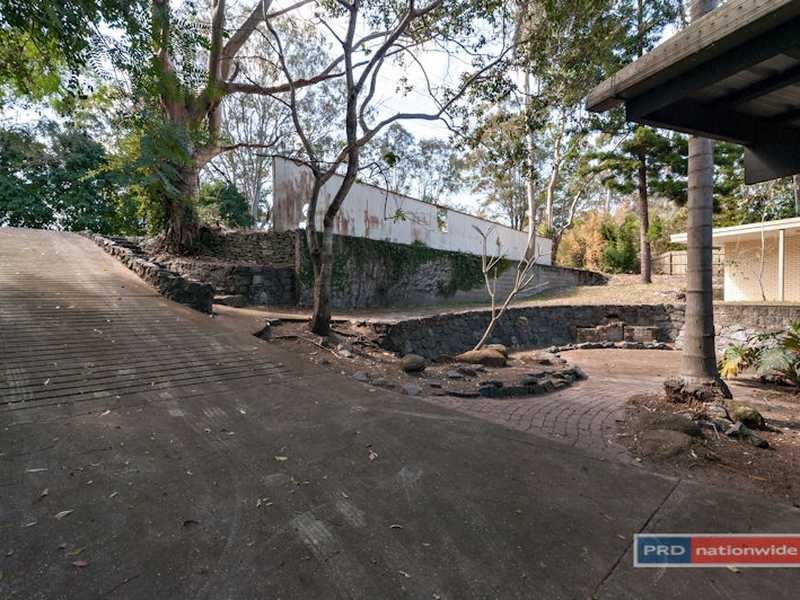 214 Brookfield Rd, Kenmore Hills QLD 4069