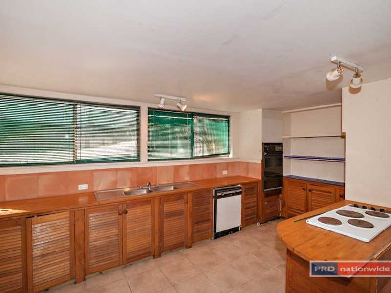 214 Brookfield Rd, Kenmore Hills QLD 4069