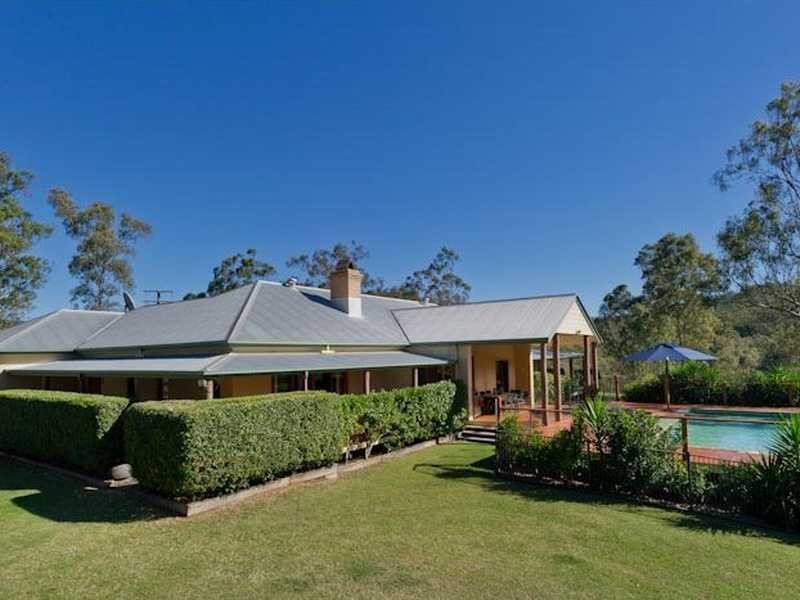 Lake Manchester QLD 4306