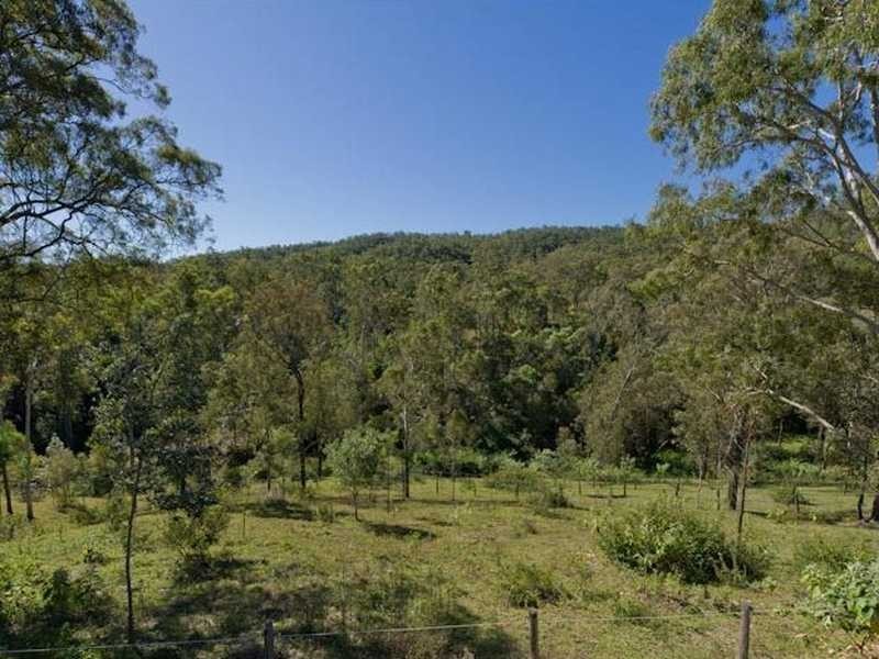 Lake Manchester QLD 4306