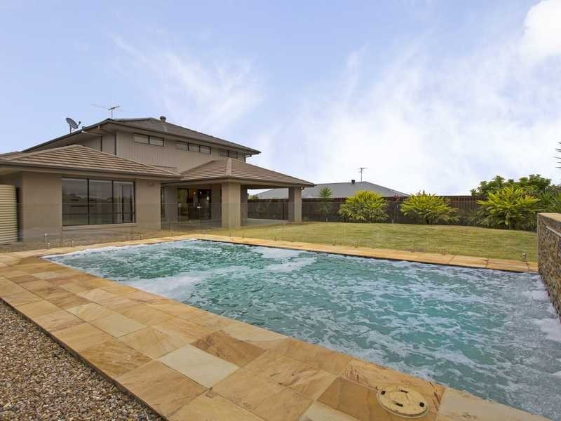 8 Bunya Street, Moggill QLD 4070