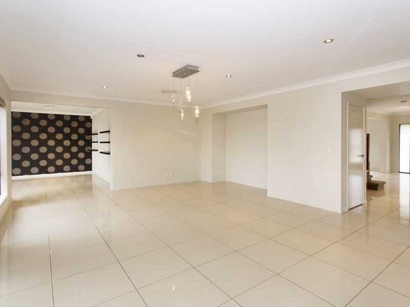 8 Bunya Street, Moggill QLD 4070