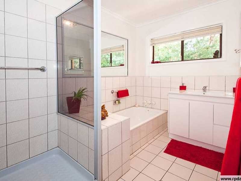 17 TWILIGHT STREET, Kenmore QLD 4069