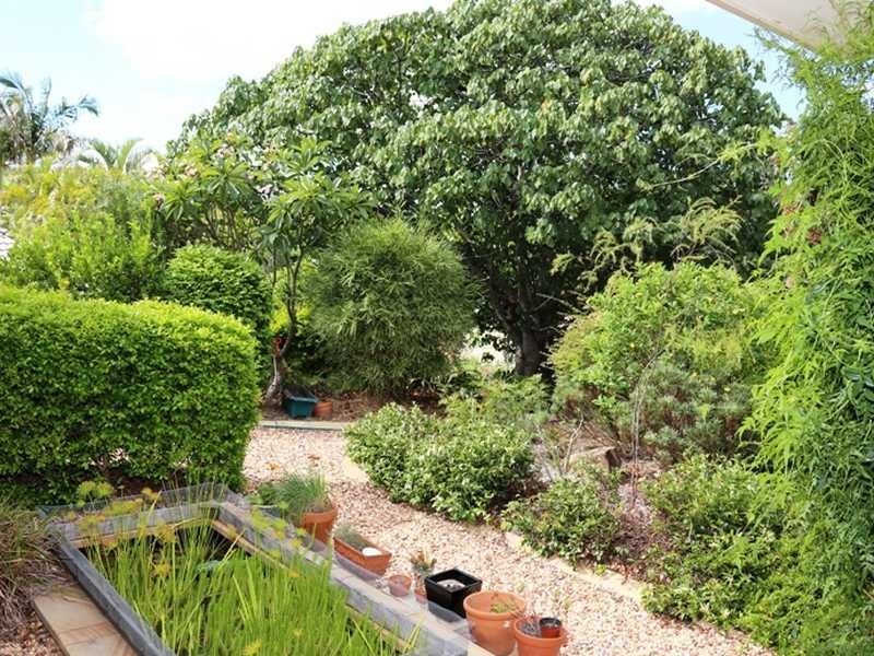4 PINE COUNTY PLACE, Bellbowrie QLD 4070
