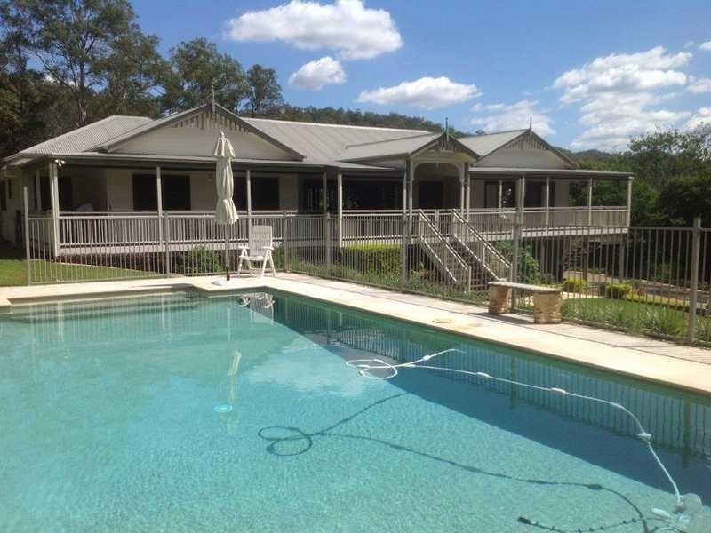 Brookfield QLD 4069