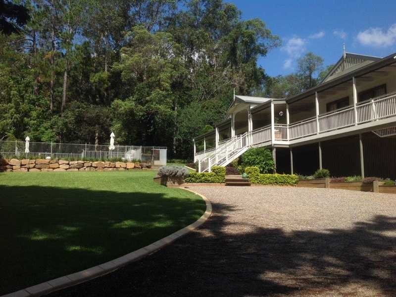 Brookfield QLD 4069