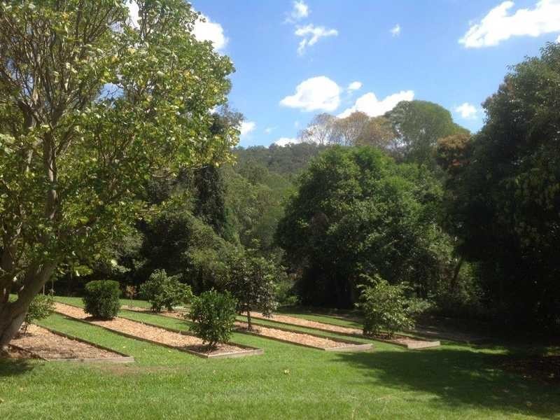 Brookfield QLD 4069