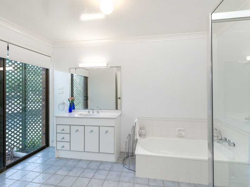 5 St Andrews Drive, Karana Downs QLD 4306