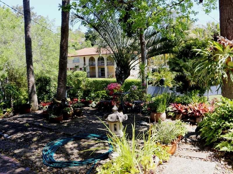 16 ARONIA STREET, Kenmore QLD 4069