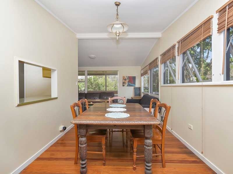 73 MOORDALE STREET, Chapel Hill QLD 4069