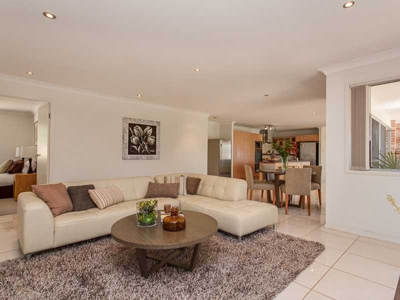 27 CASTLEREAGH PLACE, Anstead QLD 4070