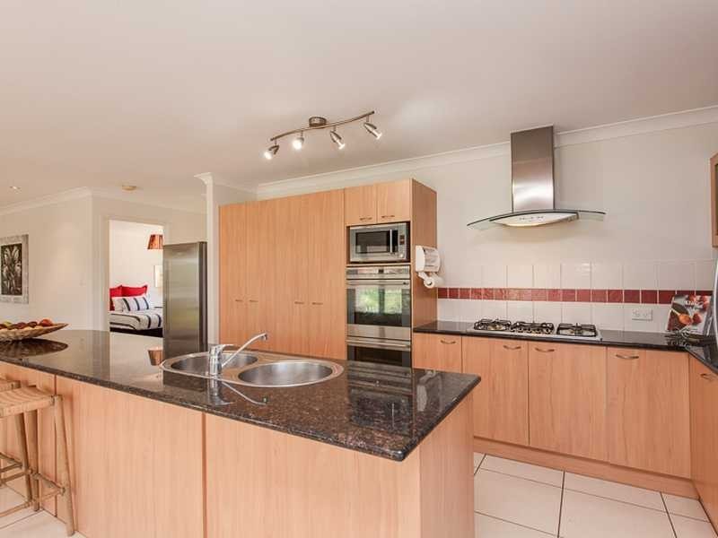 27 CASTLEREAGH PLACE, Anstead QLD 4070