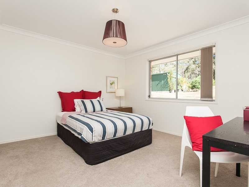27 CASTLEREAGH PLACE, Anstead QLD 4070