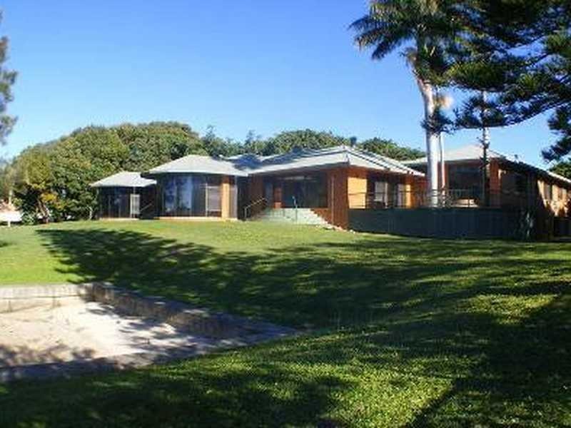 8-16 Riverbend Ave, Carrara QLD 4211