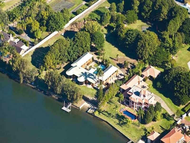 8-16 Riverbend Ave, Carrara QLD 4211
