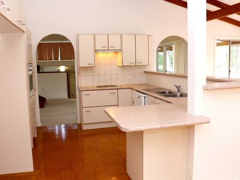 1 Garnet Court, Kenmore QLD 4069