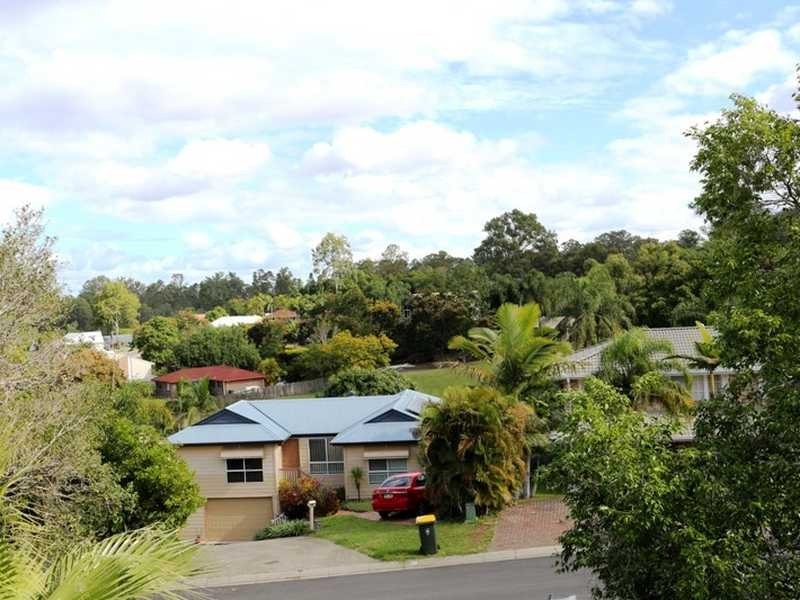1 Garnet Court, Kenmore QLD 4069