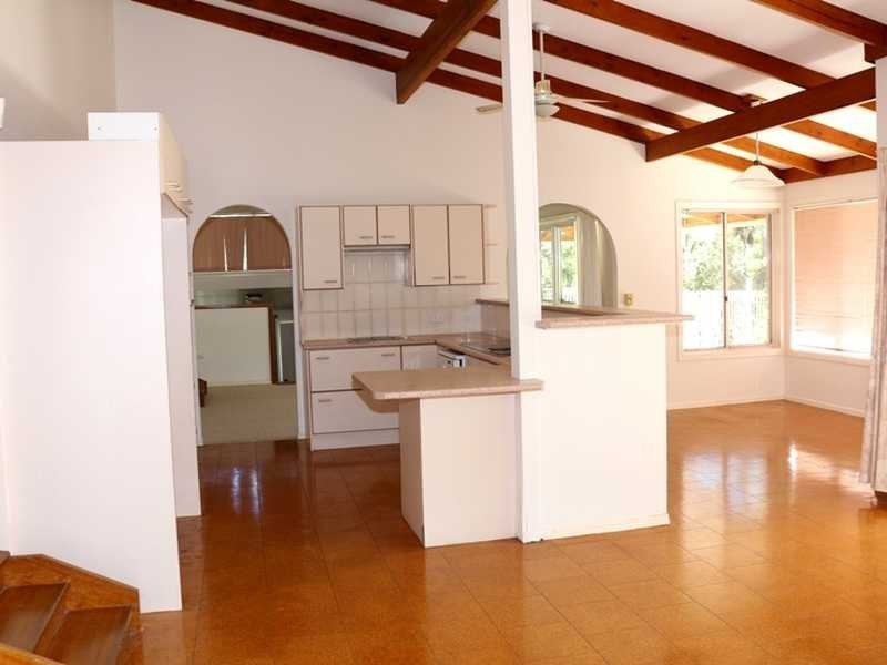 1 Garnet Court, Kenmore QLD 4069