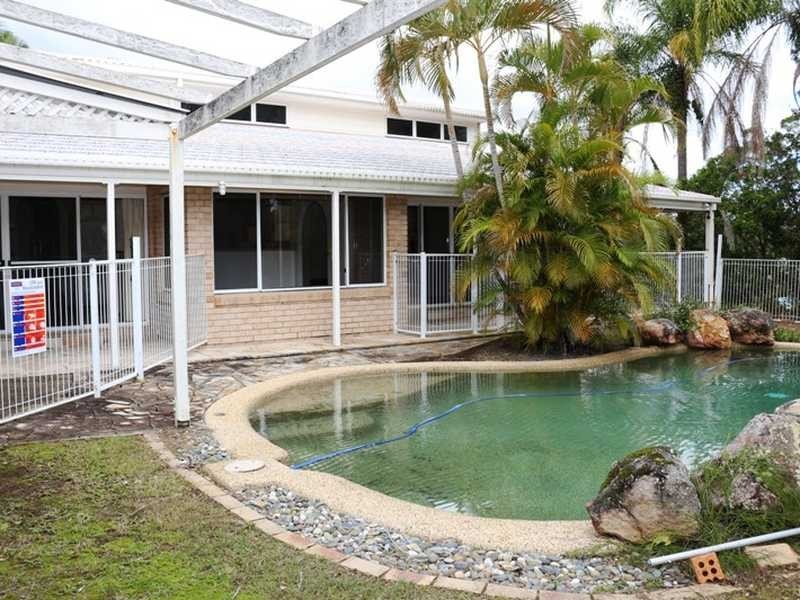 1 Garnet Court, Kenmore QLD 4069